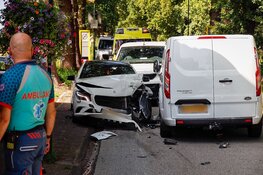 Flinke frontale botsing aan het Noordereinde in 's-Graveland