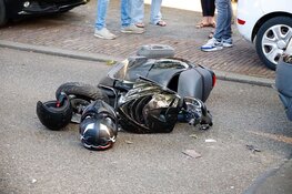 Botsing tussen busje en brommer in Hilversum, één gewonde