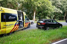 Aanrijding zorgt voor hinder en veel schade in Laren