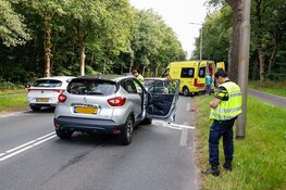Aanrijding zorgt voor hinder en veel schade in Laren
