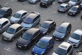 Hilversum verlaagt parkeertarieven en versoepelt bezoekersregeling