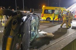 Bestuurster uit auto geknipt na eenzijdig ongeval op A1