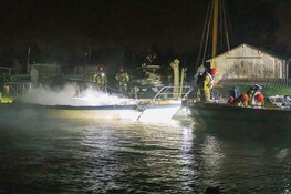 Man gewond na brand op boot in Nederhorst den Berg