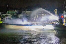 Man gewond na brand op boot in Nederhorst den Berg