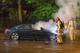 Taxi door brand verwoest op parkeerplaats in Bussum