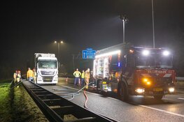Vrachtwagen vat vlam op A1