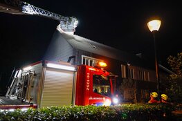 Stenen van schoorsteen vallen naar beneden