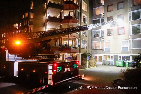 Grote brand bij bejaardencentrum in Bussum, twee personen overleden