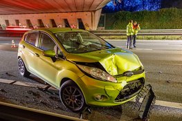 Ravage en gewonden na ongeluk tussen meerdere voertuigen, snelweg richting Amsterdam volledig afgesloten