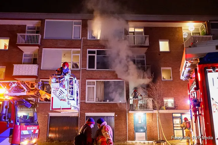 Kerstboom op balkon in brand in Bussum