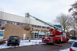 Gemeente Gooise Meren inspecteert daken gesloten sportaccommodaties