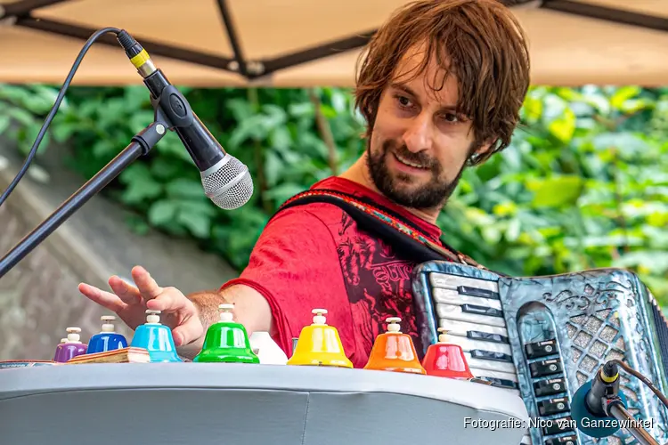 Creatief folkconcert van Luuk Lenders in de Meent Cultureel