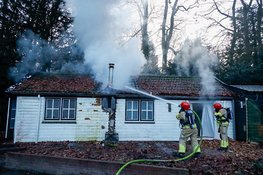 Uitslaande brand in schuur snel onder controle in Blaricum
