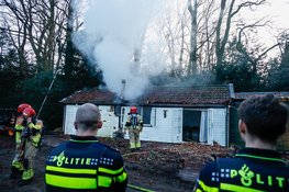 Uitslaande brand in schuur snel onder controle in Blaricum