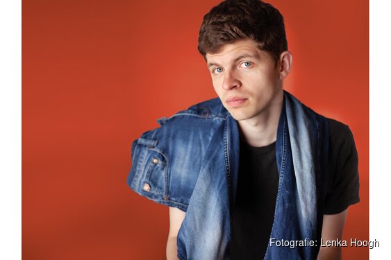 Hilarisch, droog en doordacht: cabaret op z’n Thjums