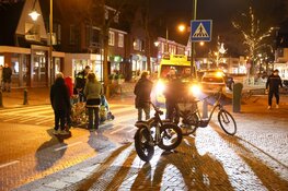 Zwangere vrouw aangereden door auto op zebrapad. Bestuurder doorgereden