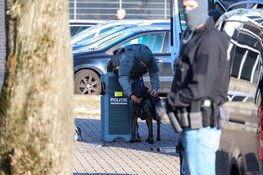 Arrestatieteam doet inval bij tegel- en sanitairbedrijf in Hilversum
