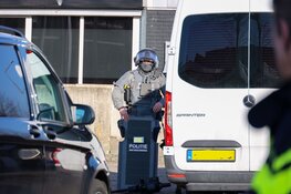 Arrestatieteam doet inval bij tegel- en sanitairbedrijf in Hilversum