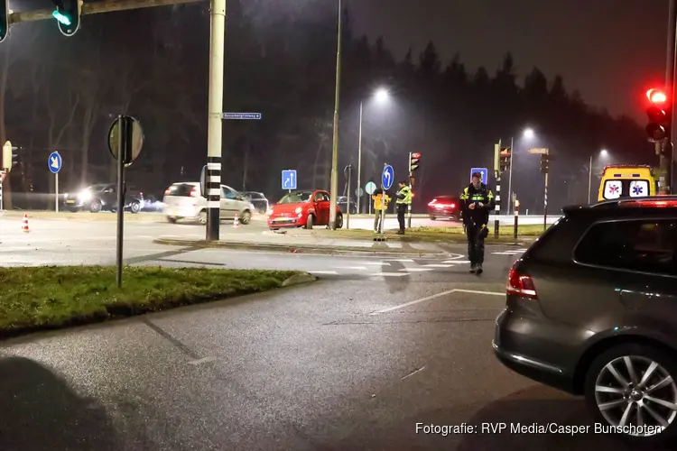 Fikse schade na botsing op kruising in Bussum