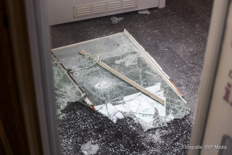 Nachtelijke inbraak bij telefoonwinkel in Bussum