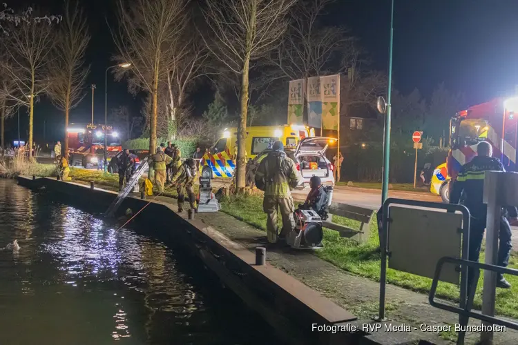 Omstander redt te water geraakt persoon in Kortenhoef