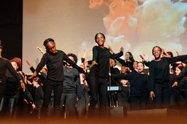 Show 'Unbroken' in Hilversum, Wereldberoemde Tygerberg kinderkoor met Zuid-Afrikaanse kinderen