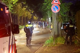 ME aanwezig bij demonstratie tegen AZC in Loosdrecht