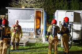 Brand bij snackbar van jachthaven in Naarden