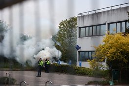 Demonstranten veroorzaken brand bij gemeentehuis / tijdelijk AZC in Loosdrecht