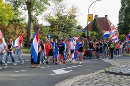 Vlaggendemonstratie vanwege AZC in Loosdrecht