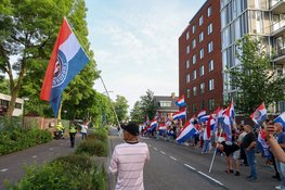 Vlaggendemonstratie vanwege AZC in Loosdrecht