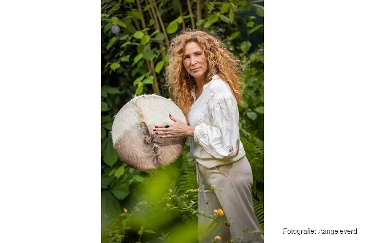 Esther Stevens keert terug naar het Gooi met opening van The Temple of Light