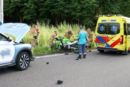Motorrijder aangereden door taxi in Naarden