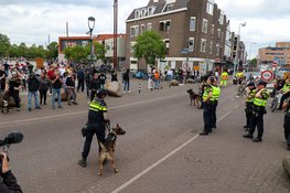 Demonstraties Hilversum verlopen grimmig, politie grijpt in