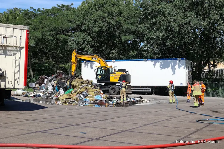 Brand ontstaan in container van vuilniswagen