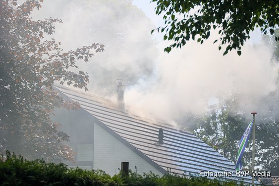 Flinke rookontwikkeling bij brand in woning