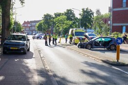 Ravage na ongeval, auto vliegt over de kop