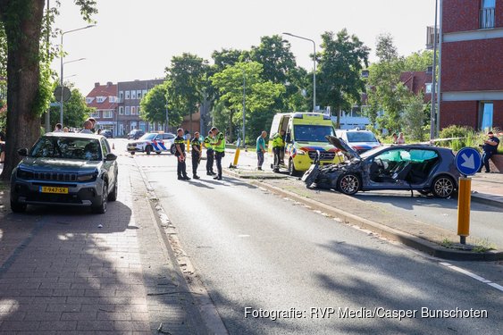 Ravage na ongeval, auto vliegt over de kop