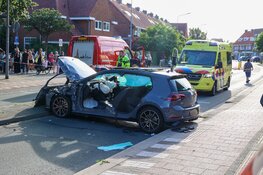 Ravage na ongeval, auto vliegt over de kop