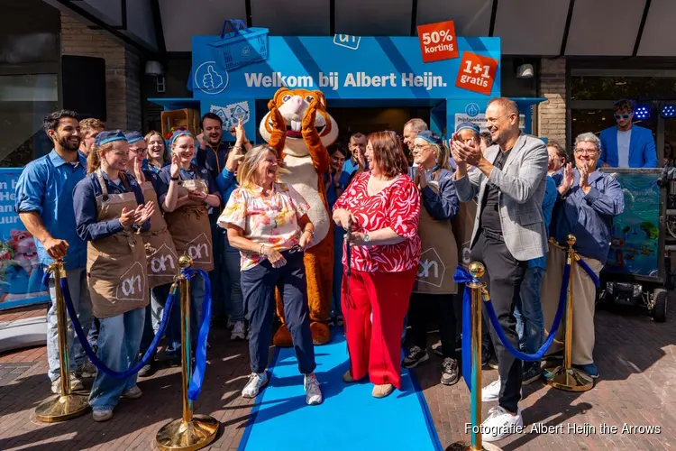 Bekende gezichten en gezellige drukte bij vernieuwde Albert Heijn Lindenlaan