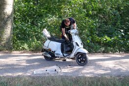 Man onder invloed en zonder rijbewijs onderuit met brommer