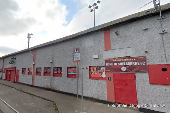 Ajax bereikt play-offs Conference League na gelijkspel in Dublin