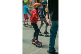Urban sports verbinden gymles en buitenspelen in Hilversum