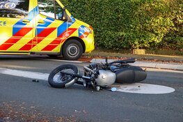 Motorrijder gewond na eenzijdig ongeval in Huizen, weg afgesloten