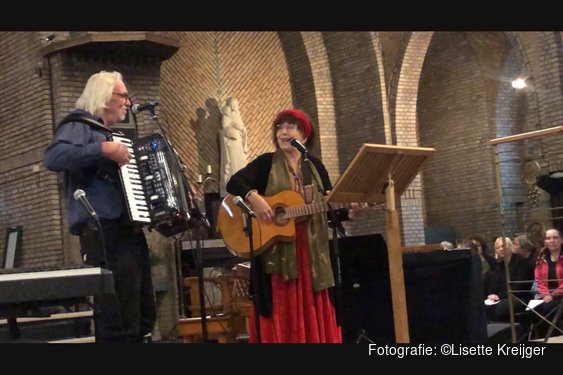Muziek, hoop en verbondenheid tijdens benefietconcert met Elly Zuiderveld in Hilversum