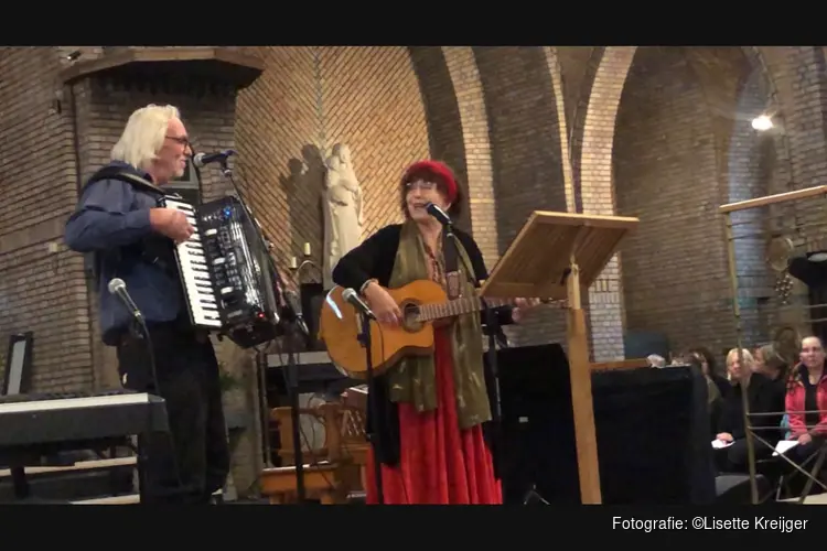 Muziek, hoop en verbondenheid tijdens benefietconcert met Elly Zuiderveld in Hilversum