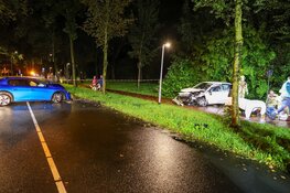 Meerdere gewonden na frontale botsing op de Zuiderzee in Huizen: weg volledig afgesloten