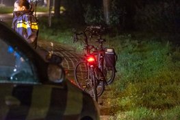 Fietser ernstig gewond na frontale botsing in Huizen