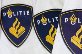 Man probeert ambtenaar aan te rijden, getuigen gezocht