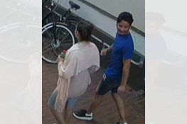 Hilversum - Gezocht - Oudere vrouw van tas en portemonnee beroofd